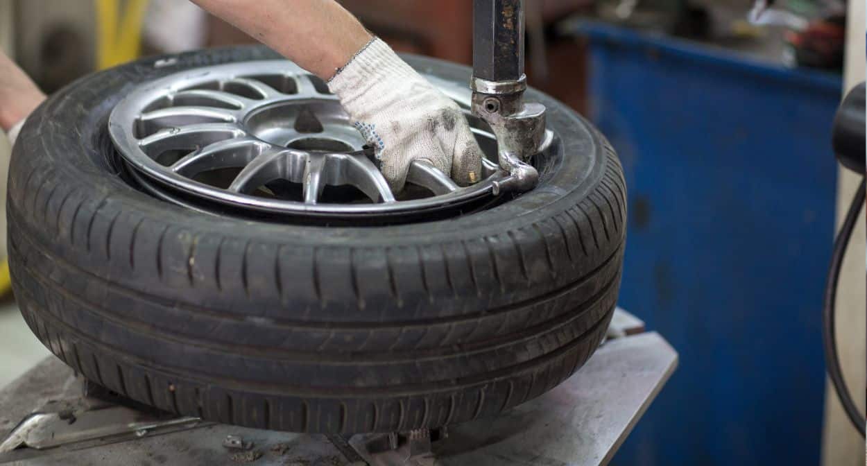 What Should I Include in a Tire Repair Kit for Emergency Situations