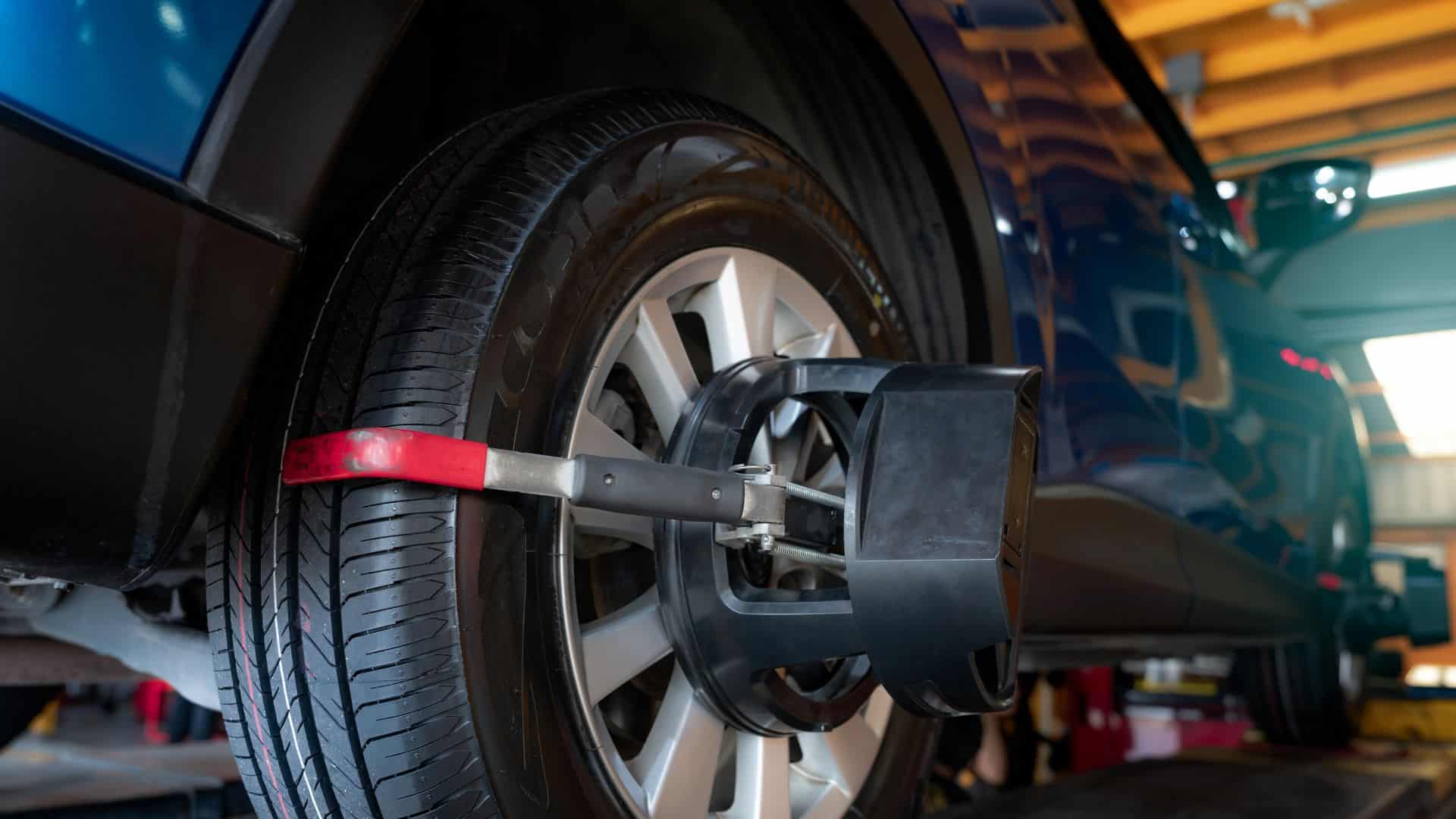 Lifted and Custom Truck Alignment in Apopka